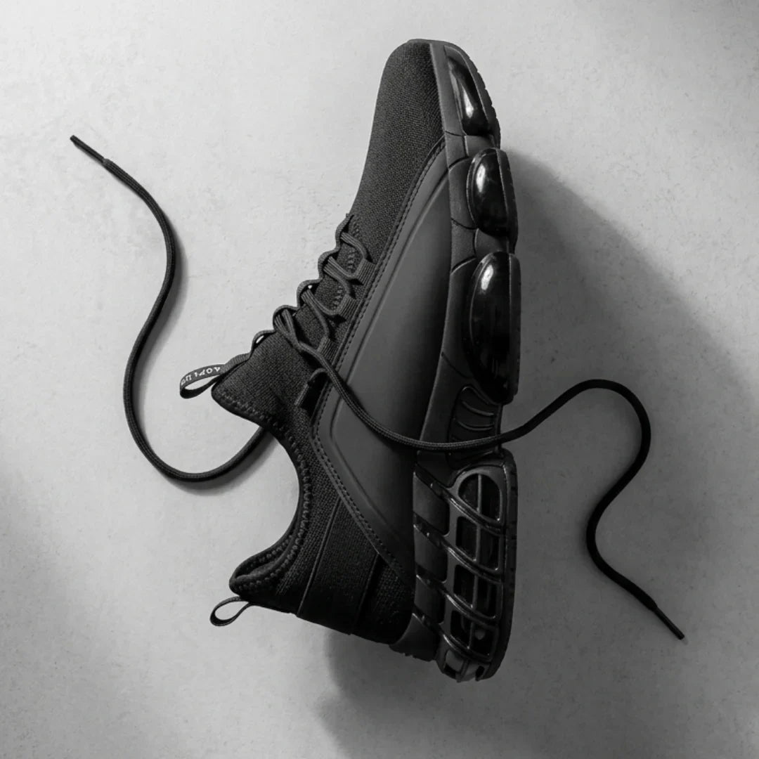 Vanta Series Comfort Sneakers + Free Socks Kit